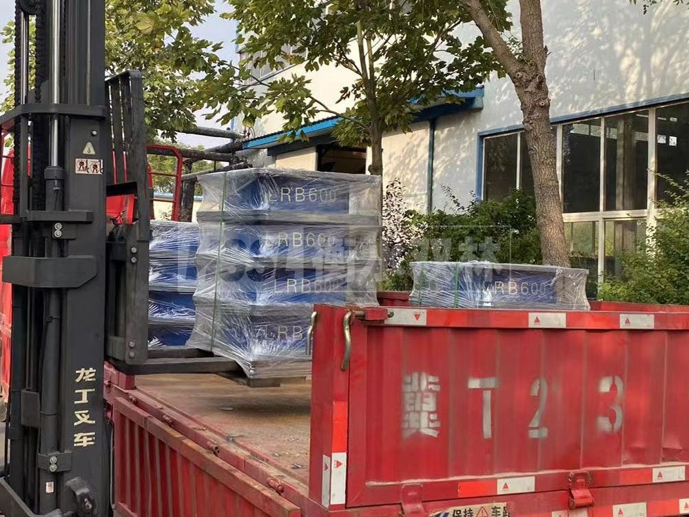 建筑楼梯抗震支座