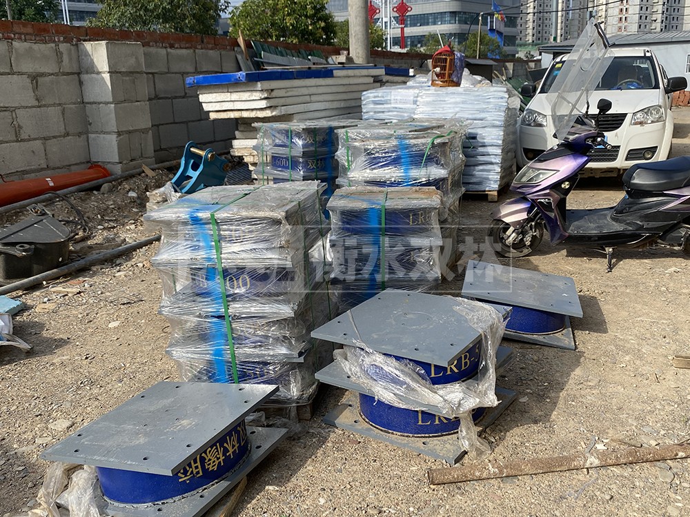 建筑圆形高阻尼隔震支座源头工厂 受力的隔震支座厂家 LNR(H)-D620X179隔震支座厂家