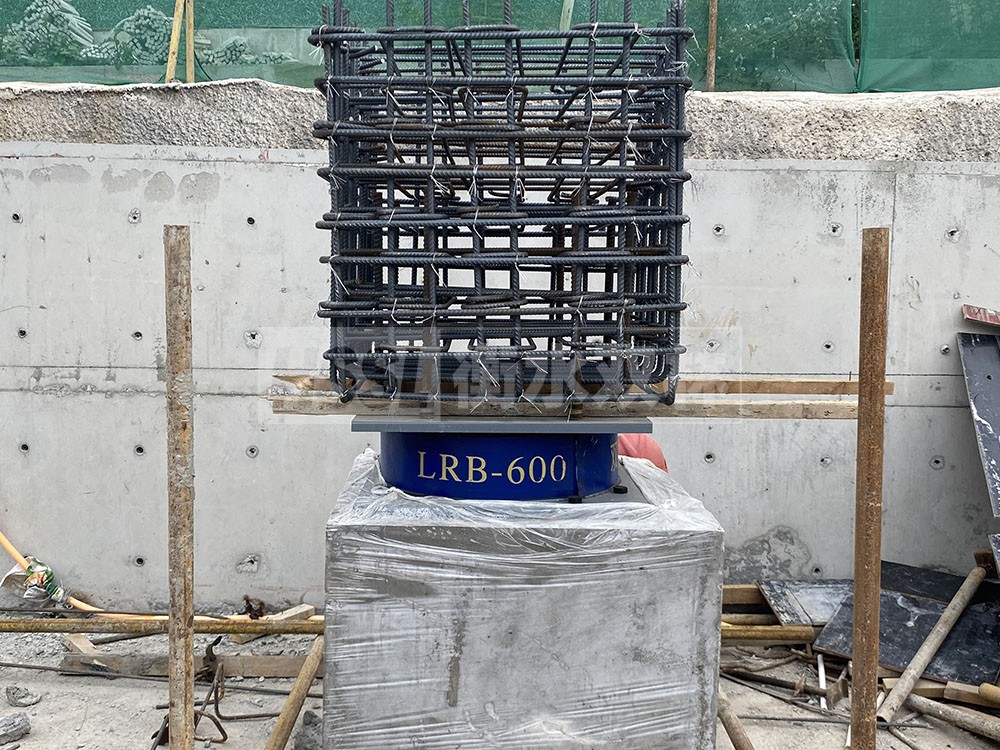 水平力分散力型LNR隔震支座